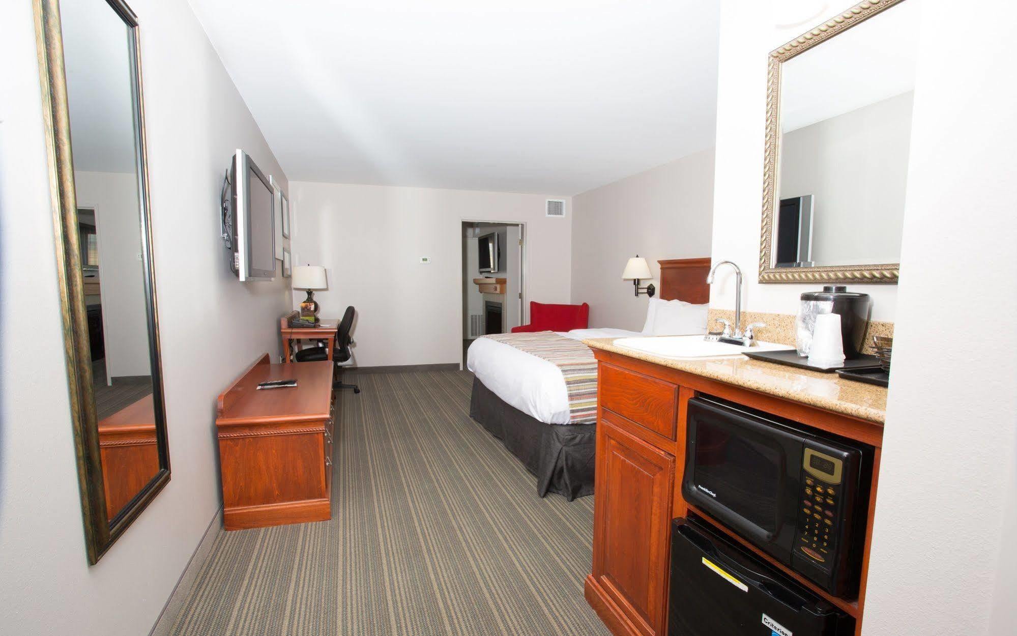 Country Inn & Suites By Radisson, Grand Forks, Nd ภายนอก รูปภาพ
